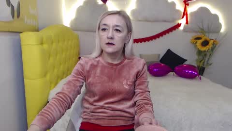 Snapshot of sophiekittyy chatting on 9, 3, 2025 sophiekittyy online show from 9, 3, 2025