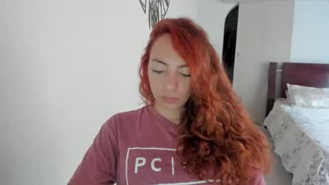 Snapshot of sophielatina chatting on 17, 9, 2025 Sophia online show from 17, 9, 2025