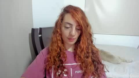 Snapshot of sophielatina chatting on 29, 10, 2025 Sophia online show from 29, 10, 2025