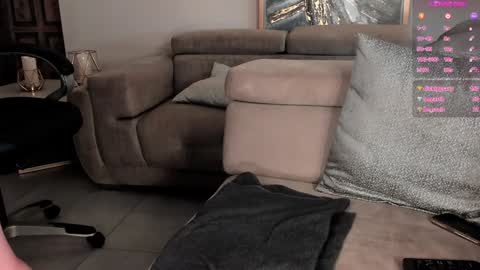 Sophie  Palmer online show from 28, 1, 2025