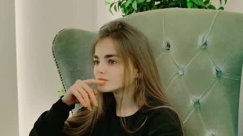 Snapshot of sophiesuvi chatting on 1, 12, 2024 Sophie and my bestie Mandy    online show from 1, 12, 2024