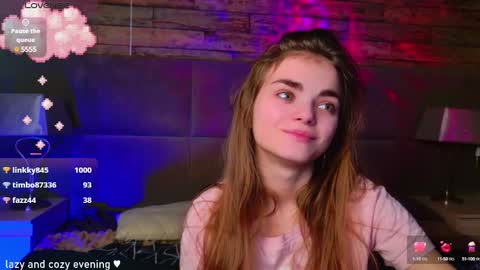 Snapshot of sophiesuvi chatting on 6, 12, 2024 Sophie and my bestie Mandy    online show from 6, 12, 2024