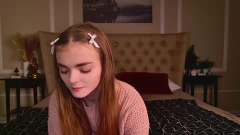 Snapshot of sophiesuvi chatting on 15, 12, 2024 Sophie and my bestie Mandy    online show from 15, 12, 2024