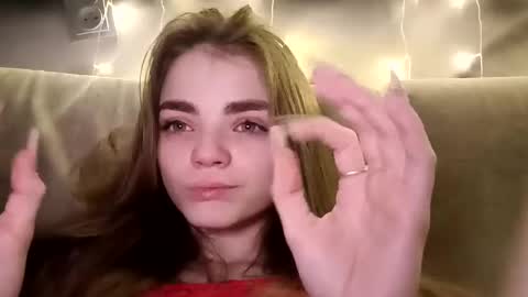 Snapshot of sophiesuvi chatting on 2, 1, 2025 Sophie and my bestie Mandy    online show from 2, 1, 2025