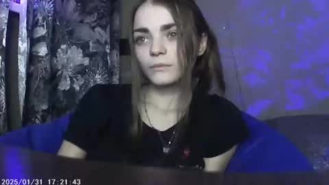 Snapshot of sophiesuvi chatting on 30, 1, 2025 Sophie and my bestie Mandy    online show from 30, 1, 2025