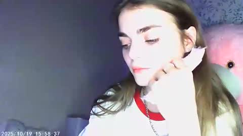 Snapshot of sophiesuvi chatting on 18, 10, 2025 Sophie and my bestie Mandy    online show from 18, 10, 2025