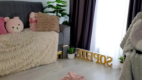 Snapshot of sophiex_belle chatting on 10, 4, 2026 Sophie online show from 10, 4, 2026