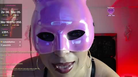 sophi fire  online show from 18, 10, 2025