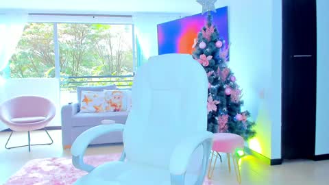 Snapshot of sophijonnes chatting on 12, 12, 2024 YULITZA online show from 12, 12, 2024