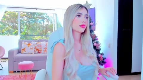 Snapshot of sophijonnes chatting on 28, 12, 2024 YULITZA online show from 28, 12, 2024