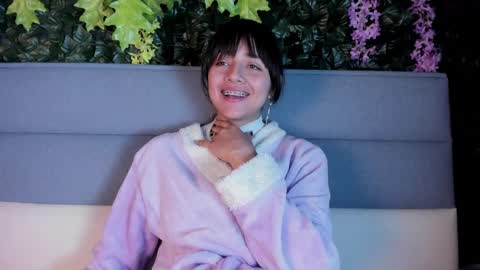 Snapshot of sophy_smilesweet chatting on 28, 1, 2025 SOPHY ROGERS online show from 28, 1, 2025