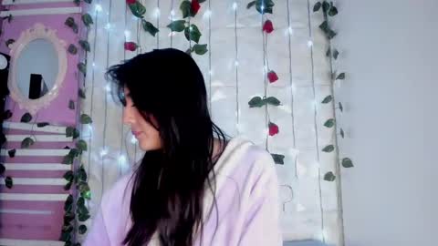 Snapshot of sophy_smilesweet chatting on 7, 3, 2025 SOPHY ROGERS online show from 7, 3, 2025