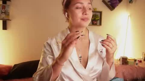 Snapshot of sophy_smilesweet chatting on 1, 11, 2025 SOPHY ROGERS online show from 1, 11, 2025