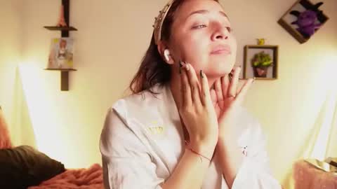 Snapshot of sophy_smilesweet chatting on 18, 11, 2025 SOPHY ROGERS online show from 18, 11, 2025