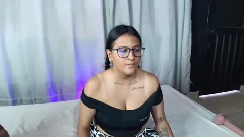 Soso And Esme online show from 11, 9, 2025