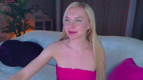 Lisa online show from 12, 11, 2025