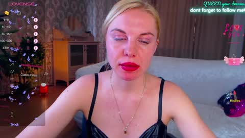 Lisa online show from 6, 4, 2026