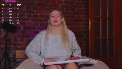 Snapshot of soulmeinme chatting on 28, 10, 2025 soulmeinme online show from 28, 10, 2025