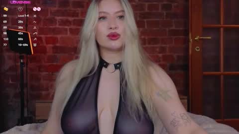 Snapshot of soulmeinme chatting on 31, 10, 2025 soulmeinme online show from 31, 10, 2025