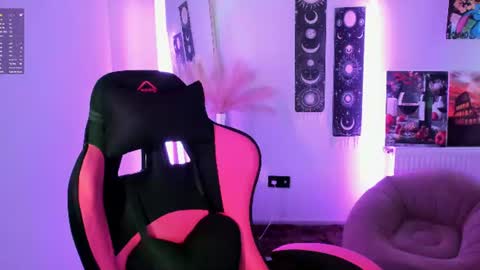 Snapshot of sour_cherry_ chatting on 17, 6, 2026 Jennie online show from 17, 6, 2026