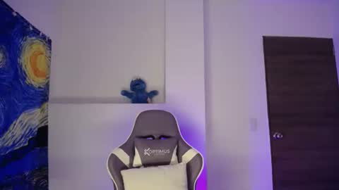 Snapshot of sowet00 chatting on 4, 10, 2025 Ana online show from 4, 10, 2025