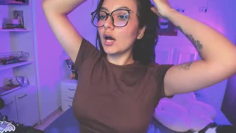 Snapshot of soy___lili chatting on 8, 11, 2025 Lili online show from 8, 11, 2025