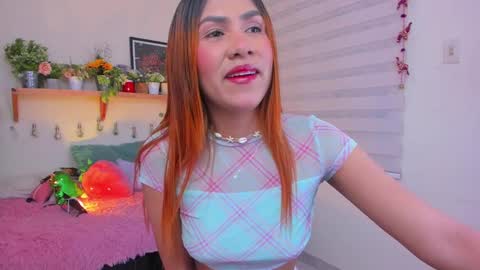 Snapshot of soy_sarah chatting on 1, 3, 2025 Sarah Valentina online show from 1, 3, 2025