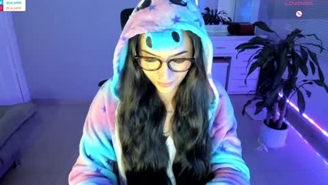Luisa    online show from 7, 1, 2025