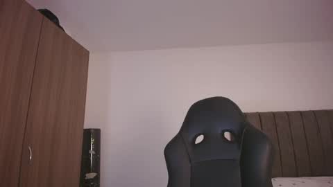   online show from 8, 6, 2026