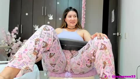 Snapshot of soyqeen chatting on 25, 1, 2025 SoyQueen online show from 25, 1, 2025