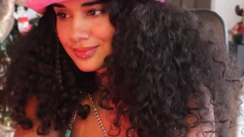 Snapshot of soytropicalfruit chatting on 26, 12, 2024 You want to talk to me more personal follow me in My Channel VIP 50 the discount online show from 26, 12, 2024