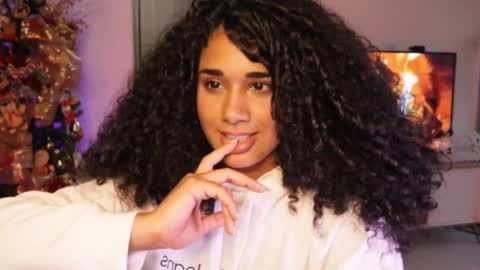 Snapshot of soytropicalfruit chatting on 4, 1, 2025 You want to talk to me more personal follow me in My Channel VIP 50 the discount online show from 4, 1, 2025