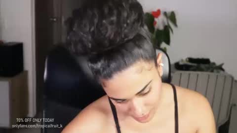 Snapshot of soytropicalfruit chatting on 12, 9, 2025 You want to talk to me more personal follow me in My Channel VIP 50 the discount online show from 12, 9, 2025