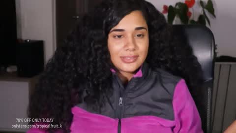 Snapshot of soytropicalfruit chatting on 14, 9, 2025 You want to talk to me more personal follow me in My Channel VIP 50 the discount online show from 14, 9, 2025