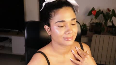 Snapshot of soytropicalfruit chatting on 15, 10, 2025 You want to talk to me more personal follow me in My Channel VIP 50 the discount online show from 15, 10, 2025