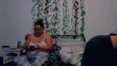 Snapshot of spanishcouple4255 chatting on 23, 10, 2025 spanishcouple4255 online show from 23, 10, 2025