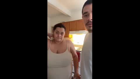 spanishcouple4255 online show from 17, 12, 2025