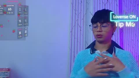 Snapshot of spark_tay chatting on 5, 5, 2026 spark_tay online show from 5, 5, 2026