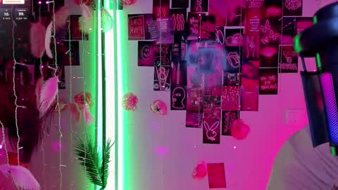 Snapshot of sparklemona chatting on 14, 9, 2025 SparkleMona online show from 14, 9, 2025