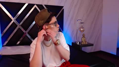 spencerm_ online show from 19, 12, 2025