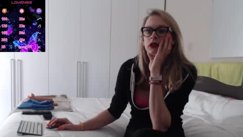 Snapshot of spicysweetlytwo chatting on 16, 10, 2025 Spicysweetlytwo online show from 16, 10, 2025