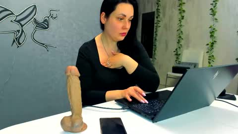 Snapshot of spoiled_lilit chatting on 8, 1, 2026 Lilith online show from 8, 1, 2026