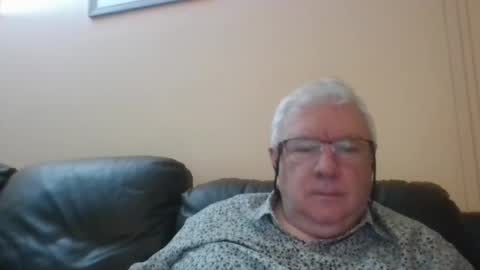 Snapshot of springtine chatting on 17, 5, 2026 springtine online show from 17, 5, 2026