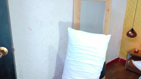 Snapshot of squirter_girl69 chatting on 16, 1, 2025 squirter_girl69 online show from 16, 1, 2025