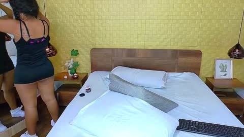 Snapshot of squirter_girl69 chatting on 1, 2, 2025 squirter_girl69 online show from 1, 2, 2025