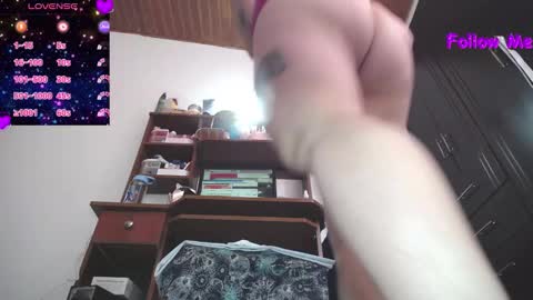 Snapshot of squirtmachinex chatting on 5, 1, 2026 Wanda online show from 5, 1, 2026