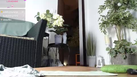 Snapshot of squirtmanica chatting on 17, 1, 2025 Monica online show from 17, 1, 2025