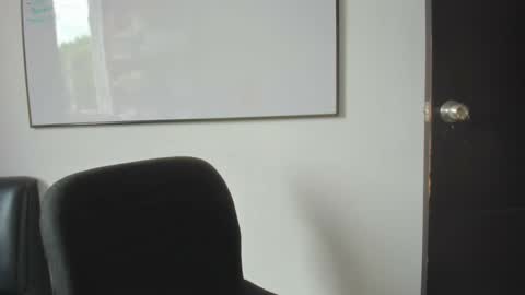 Snapshot of squirttati33 chatting on 3, 10, 2025 Tati online show from 3, 10, 2025