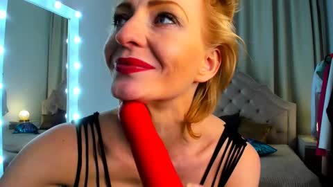 Snapshot of squirtymom chatting on 6, 3, 2025 Alisa online show from 6, 3, 2025