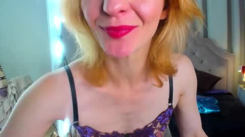 Snapshot of squirtymom chatting on 18, 9, 2025 Alisa online show from 18, 9, 2025